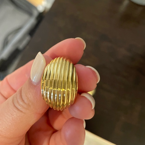 Chunky Vintage Inspired Gold Hoop Earrings - Picture 2 of 4